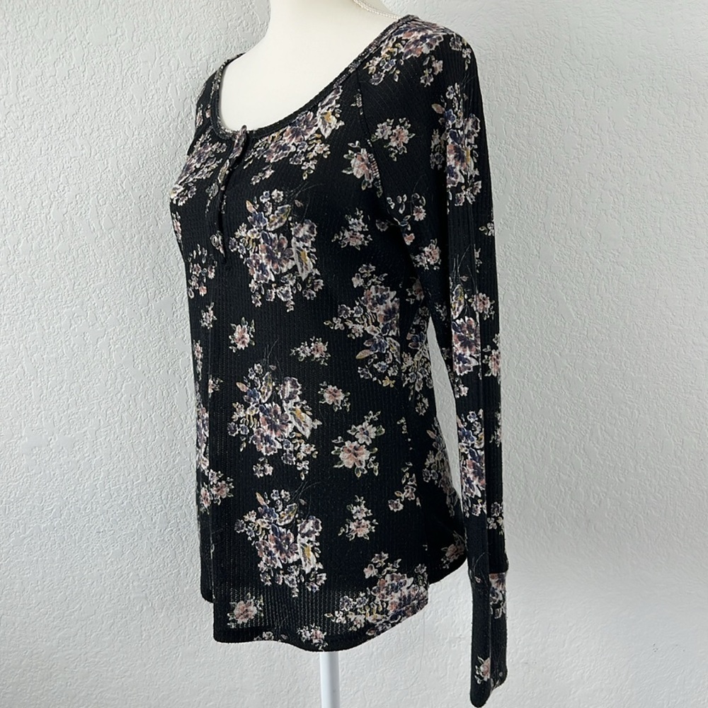 ModCloth Floral Waffle Knit Henley Long Sleeve Top‎ - Picture 6 of 8